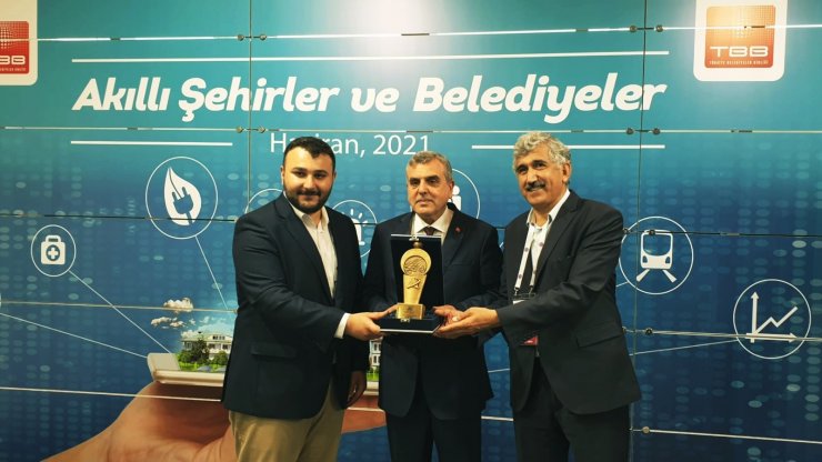 Şanlıurfa Büyükşehir belediyesi akıllı ulaşımda ödülünü aldı