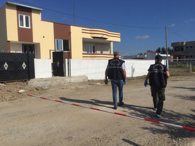 Adana’da ev basıp 2’si kadın 4 kişiyi yaraladılar