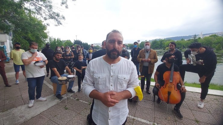 Kocaeli müzisyenler Cumhurbaşkanı Erdoğan’a şarkı ile seslendi