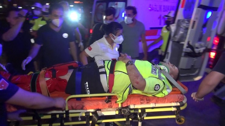 Bursa’da alkollü sürücü polis noktasına böyle daldı: 2’si polis 4 yaralı