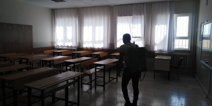 Viranşehir’de YKS öncesi okullar dezenfekte edildi
