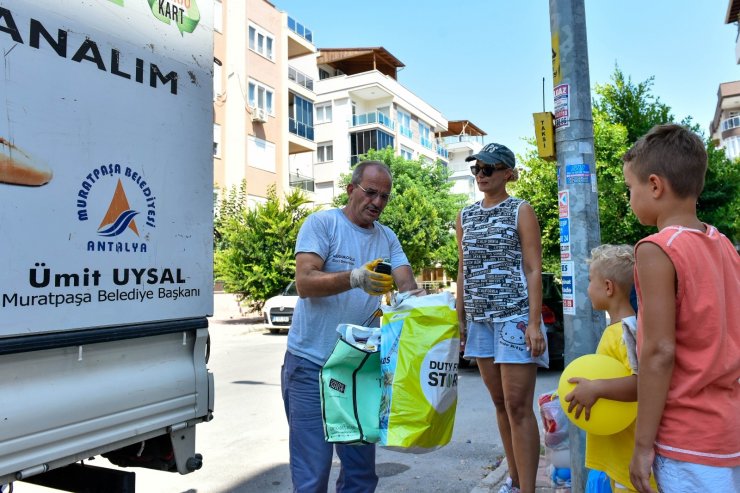 Çevreci Komşu Kart kazandırıyor