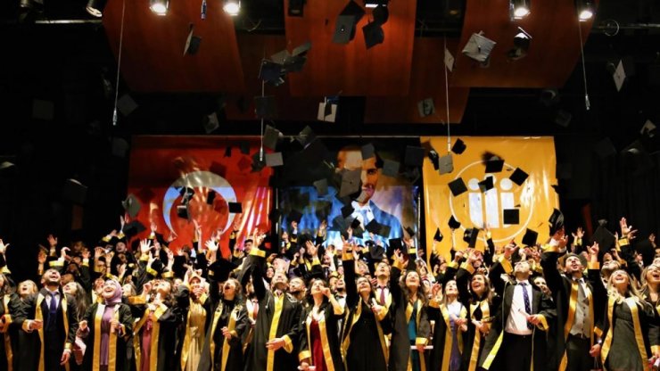 Tıbbiyelilerde mezuniyet coşkusu