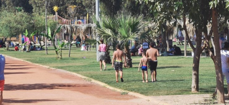 Kuşadası Adagöl mesire alanı yoğun ilgi görüyor