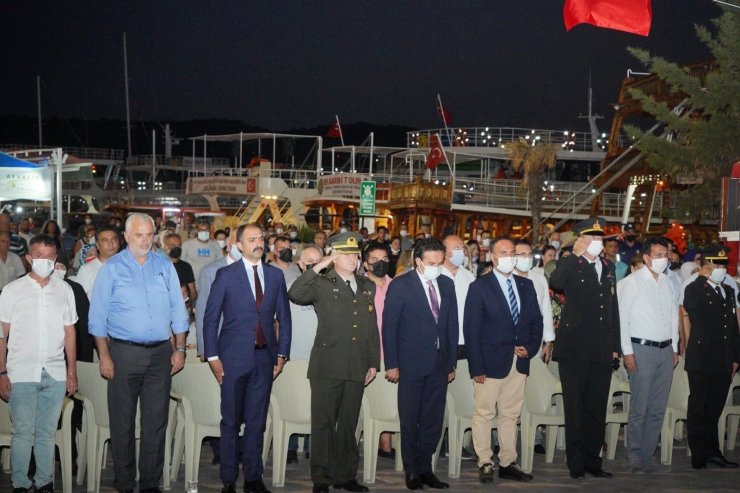 Ayvalık’ta 15 Temmuz Demokrasi ve Milli Birlik Günü’nün 5. yıldönümü birlik ve beraberlik coşkuyla anıldı