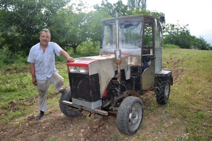 Kendi traktörünü yaptı, hedefinde kepçe var