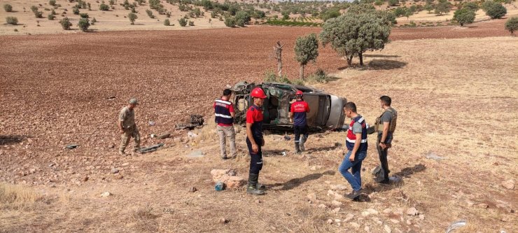 Mardin’de otomobil takla attı: 2 asker hayatını kaybetti