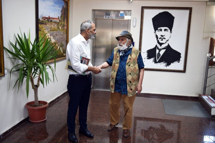Sanatçı Etem Çalışkan’dan Tarsus’un kurtuluşunun 100. yılına özel sergi