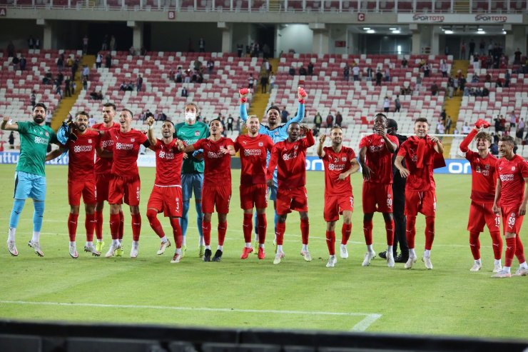 Sivasspor’da maç sonu büyük sevinç