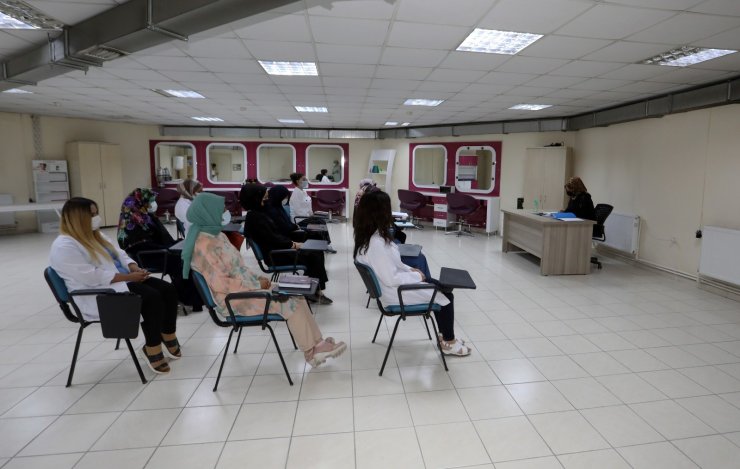 Van Büyükşehir Belediyesinin ‘kuaförlük kursu’ başladı