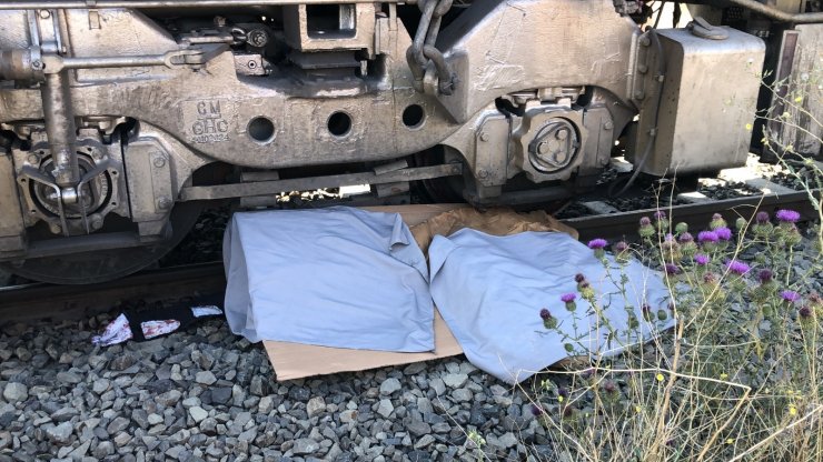 Kars’ta tren altında kalan 1 kişi hayatını kaybetti