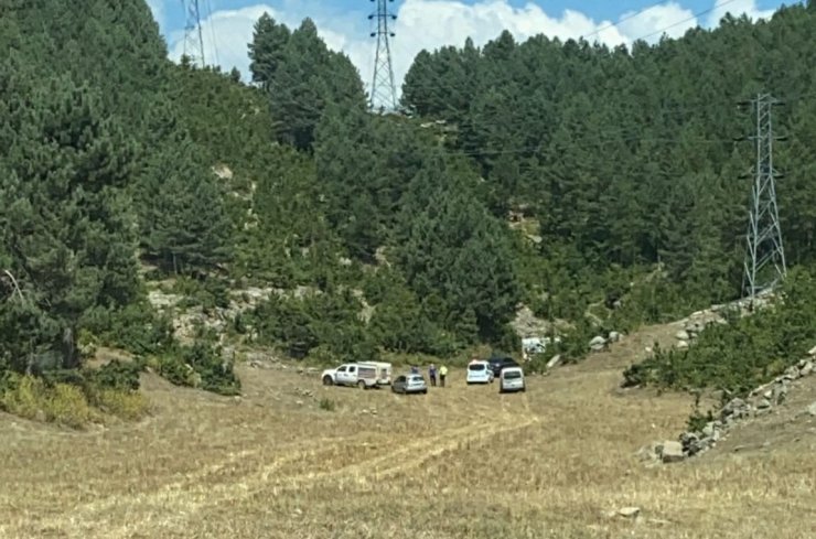 Kayıp Emine öğretmen ormanda ölü bulundu