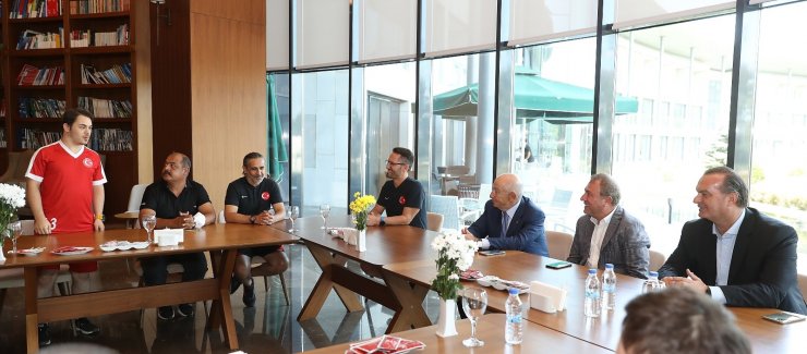 Nihat Özdemir, Down Sendromlular Futsal Milli Takımı ile bir araya geldi