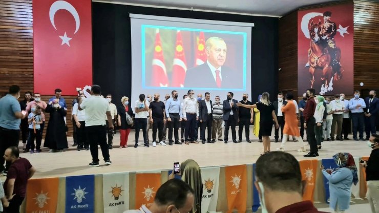 AK Parti’den şölen gibi tören