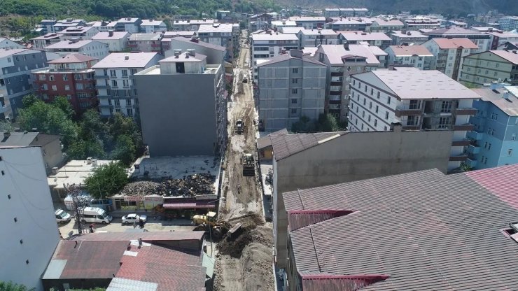 Tatvan Belediyesi sıcak asfalt çalışmalarına başladı