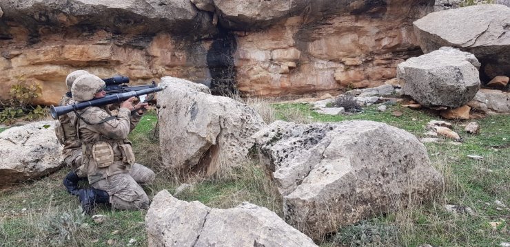 Siirt’te PKK’lı teröristlere ait mühimmat ve patlayıcı ele geçirildi