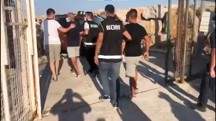 Deniz yolu ile kaçarken yakalanan FETÖ’den ihraç emniyet müdürleri tutuklandı