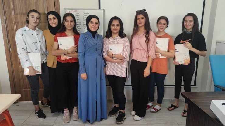 TÜGVA’dan lise öğrencilerine kaynak kitap desteği