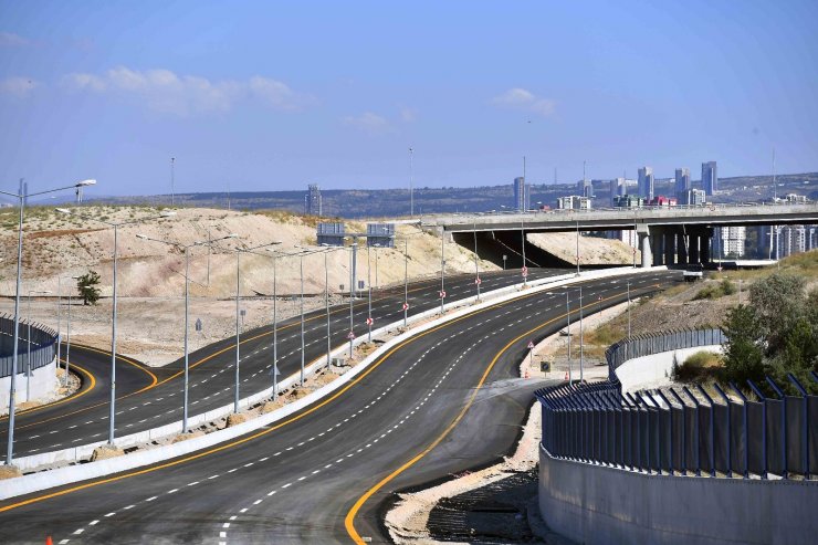 Etimesgut’ta yeni bağlantı yolu trafiğe açıldı