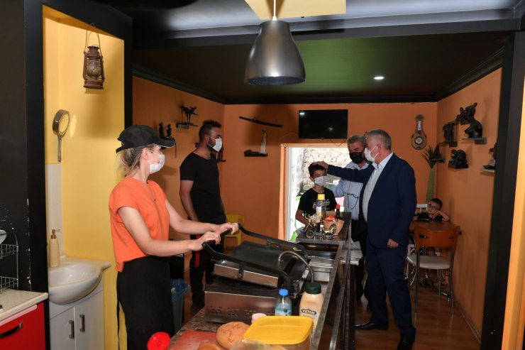 Başkan Başdeğirmen, Emre Mahallesi sakinleri ile bir araya geldi.