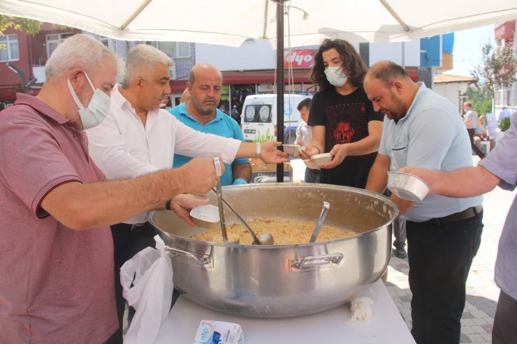 Hisarcık Belediyesi’nden aşure ikramı