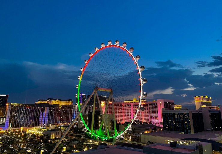 Dubai’de dünyanın en büyük dönme dolabının inşası tamamlandı