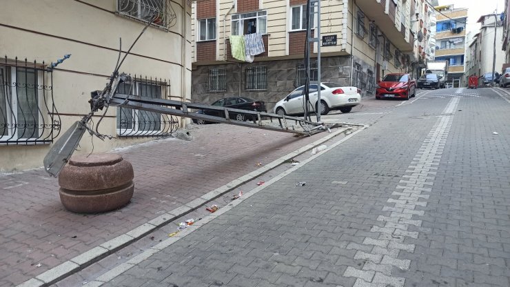 Esenyurt’ta çalıntı olduğu iddia edilen kamyon dehşet saçtı