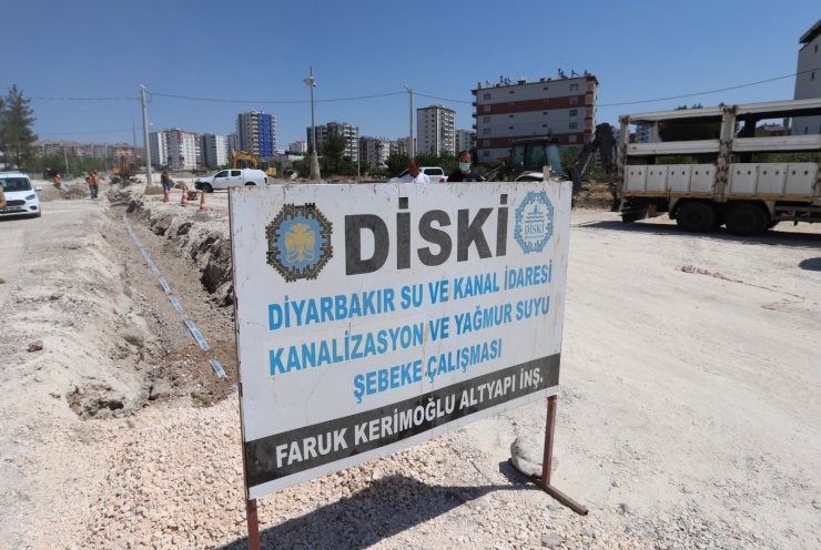 Diyarabakır’da yollarda alt yapı çalışmaları devam ediyor