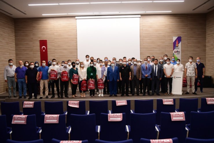 Onikişubat Belediyesi çalışanlarına AFAD’tan acil durum çantası