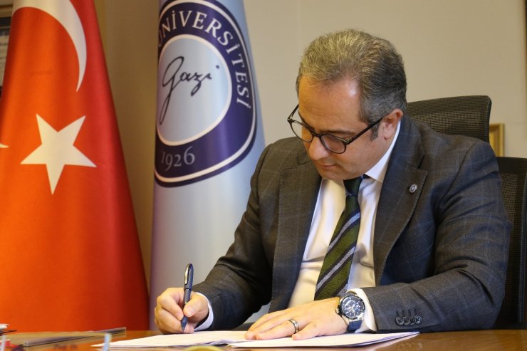 Bilim Kurulu Üyesi İlhan: “İnşallah güz döneminde biz de öğrencilerimize kavuşacağız ve kampüslerimiz yine öğrencilerimizin sesleri ile şenlenecek”