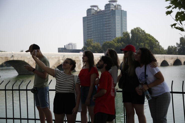 7 ülkeden 22 öğrenci Adana’ya geldi