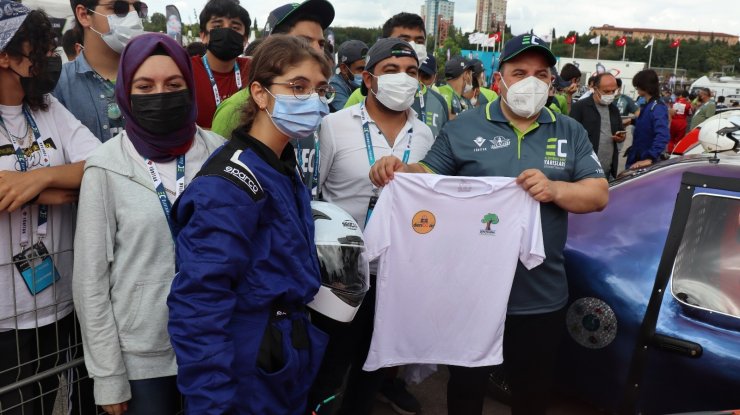 Bakan Varank, elektrikli araç yarışları için Kocaeli’ye geldi