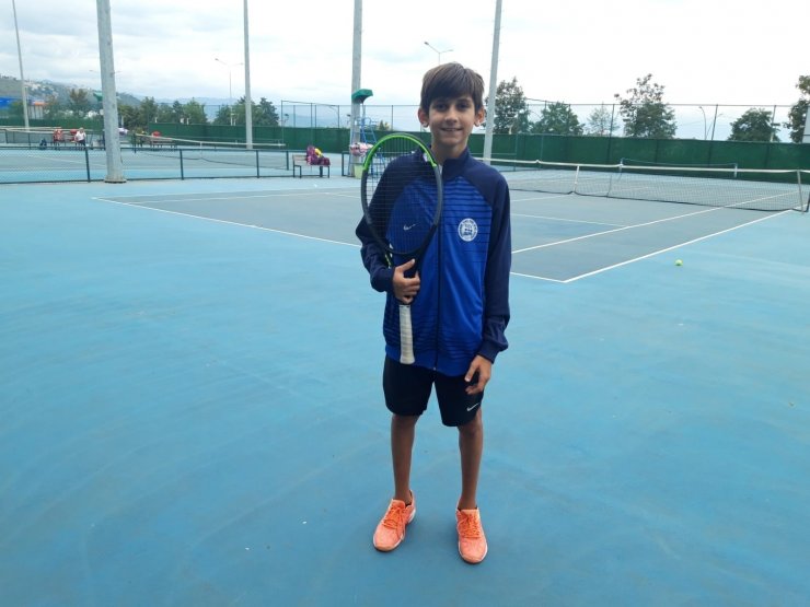 Zonguldak Tenis Deniz Spor Kulübü oyuncusu gelişim kampına davet edildi