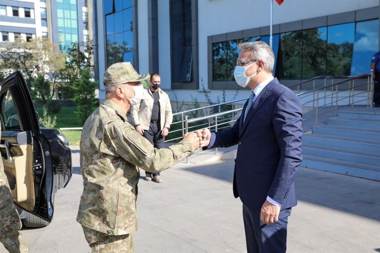 3. Ordu Komutanı Korgeneral Yavuz Türkgenci, Bingöl Valisi Ekinci ile bir araya geldi