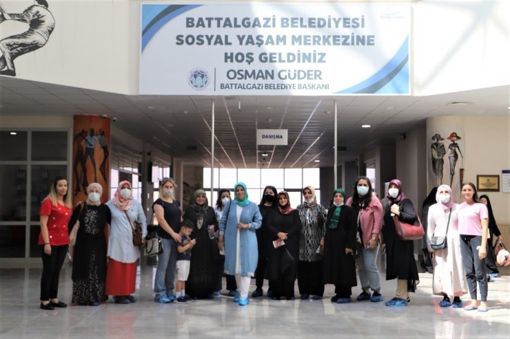 Kadın kursiyerlerin Battalgazi’de gezi mutluluğu