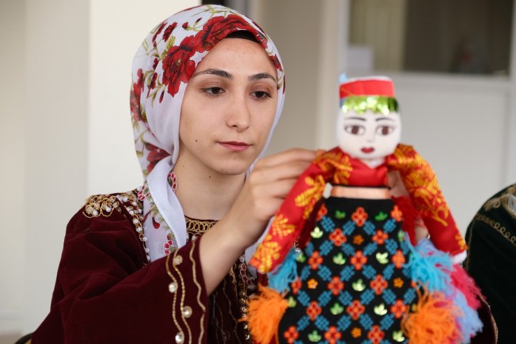 Çocukların vazgeçilmezi, teknolojiye direniyor