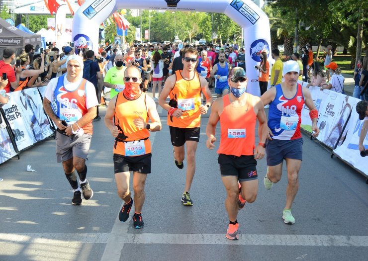Sporcular Kadıköy Yarı Maratonu’nda şiddete karşı koşacak