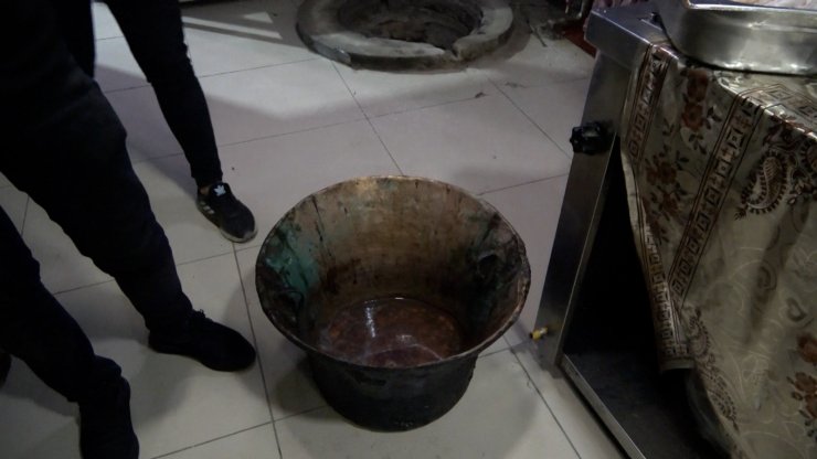 Büryan etinin yağından yapılan avşor çorbası kahvaltının vazgeçilmezi