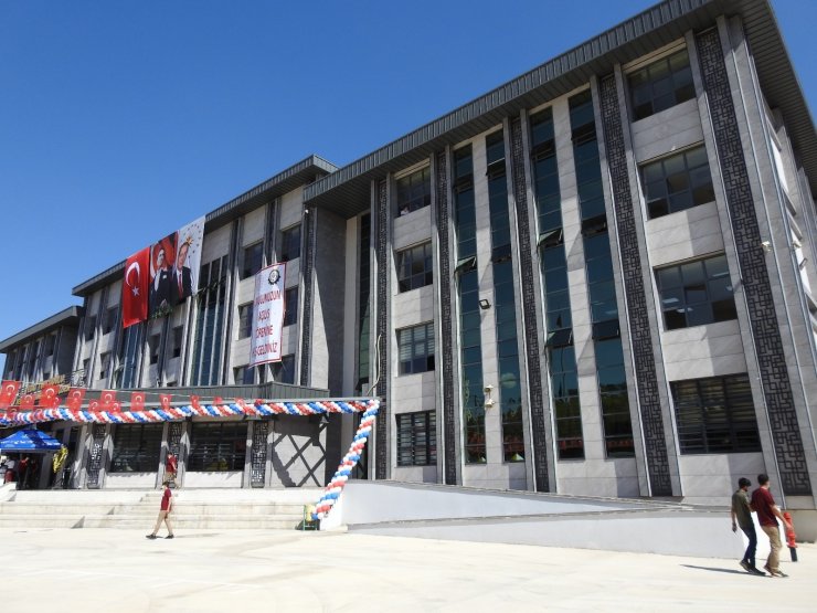 Topçuoğlu’ndan Gaziantep’e bir okul daha