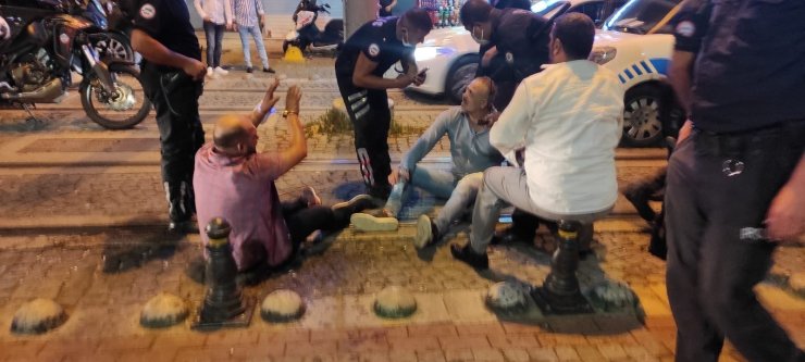 İki kişi arasında çıkan ’köpeğimi çaldın’ kavgası kanlı bitti: 2 yaralı