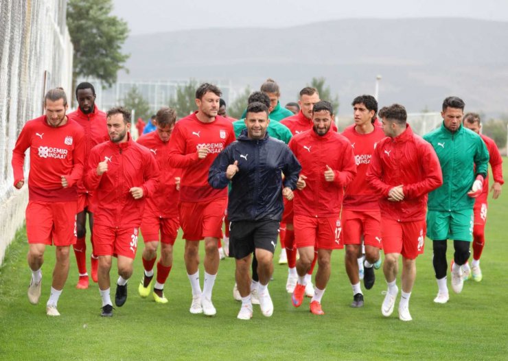 Sivasspor ara vermeden Karagümrük maçı hazırlıklarına başladı