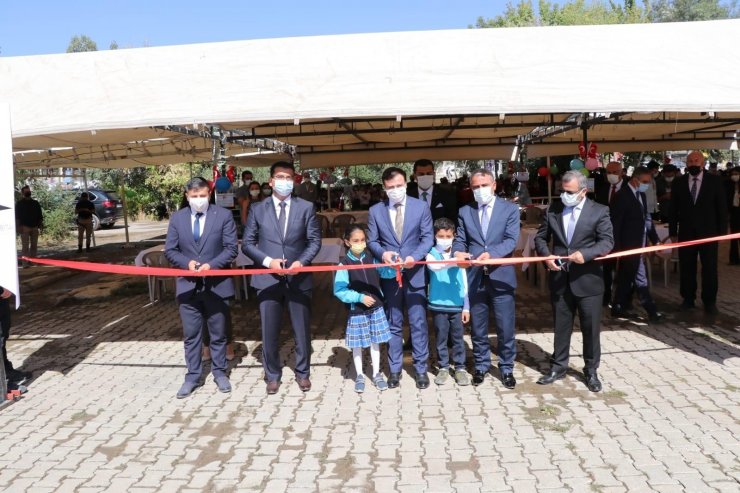 Yüksekova’da bilim şenliği