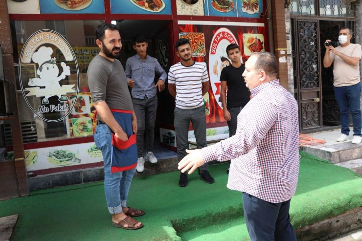 Ekinci, kazı çalışmaları ile ilgili esnaf ve vatandaşlara bilgi verdi