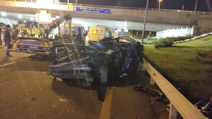 Ankara’da aydınlatma direklerine bakım yapan işçilere araba çarptı: 2 ölü, 2 yaralı