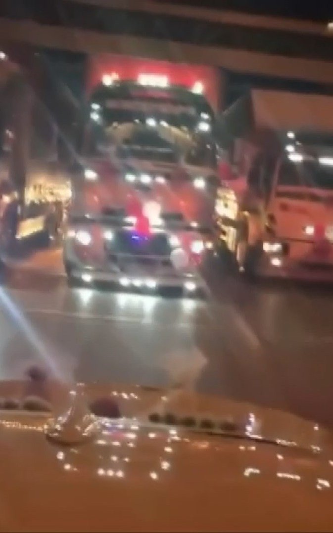 Bursa’da ilginç düğün...Kamyon şoförünün düğünü böyle olur