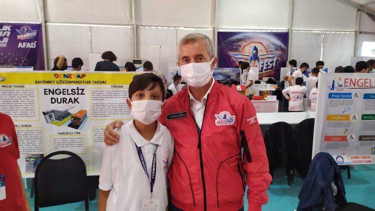 Başkan Tahmazoğlu, TEKNOFEST’te öğrencileri ziyaret etti
