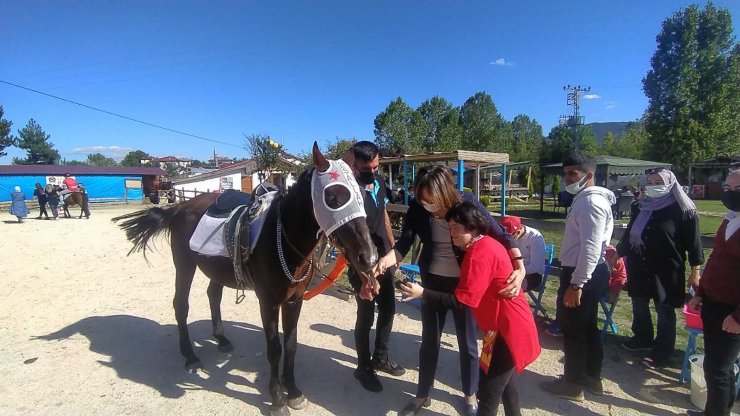 Kastamonu’da özel ve engelli bireyler, atla terapi görecekler