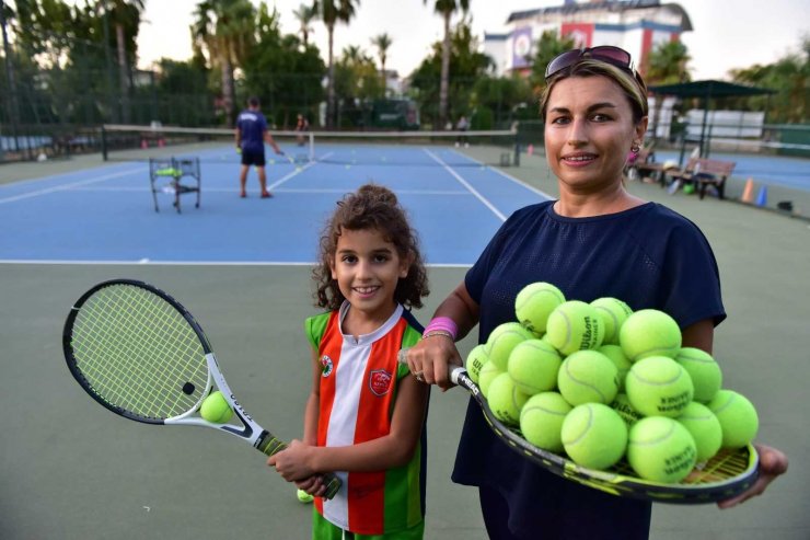 Kepez’de tenis kursuna ilgi