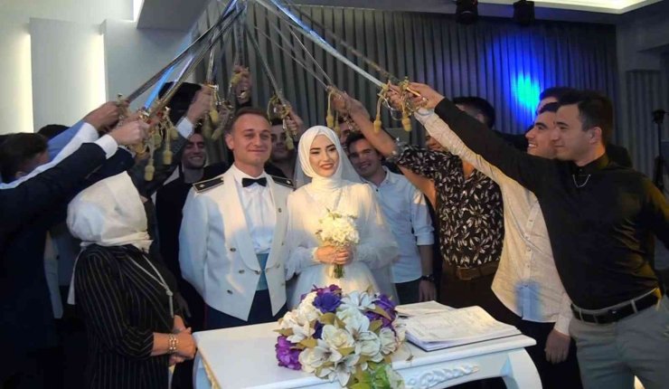 Pilot teğmenin düğünü böyle olur