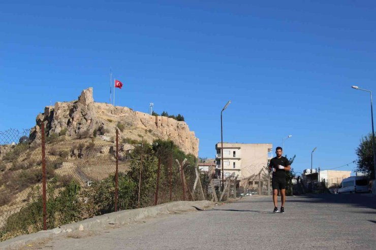 Milli kick boksçu gençlere örnek olmak için Mardin’e geldi
